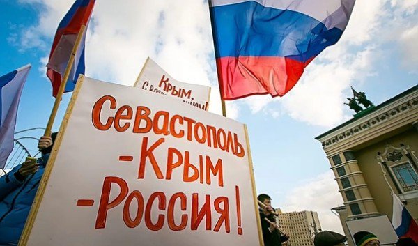 Sevastopol's tweet photo. С праздником! https://t.co/uLOtGPDMFK