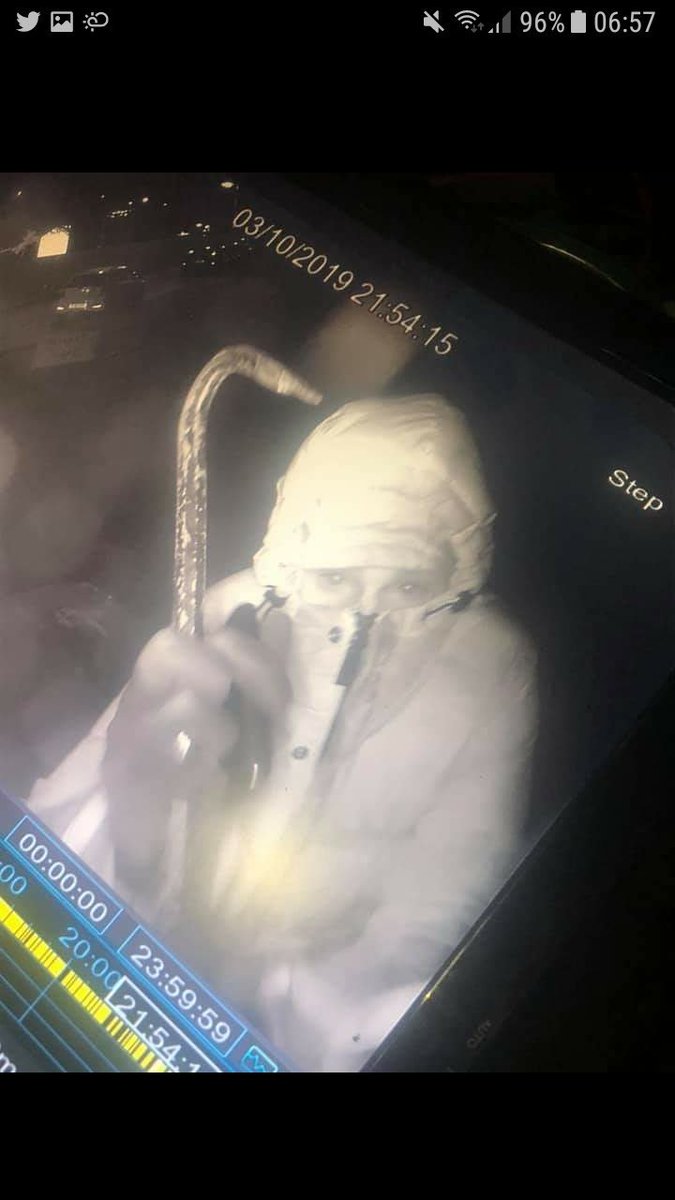 #EssexCrime 
#GreatBaddow
<a href="/Vattagroup/">Vatta</a>
#essex
#Burgled 
please share and help us find him! If you hear of people selling a load of carpentry tools cheap mainly Festool, Makita and Bosch or see them at boot sales please let me know 😤