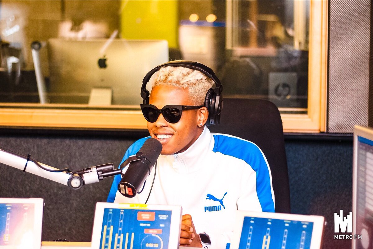 METROFMSA's tweet photo. [LISTEN]The #FreshBreakfast team hung out with South African rapper, songwriter and record producer Nasty C for #FamousFreshFridays.
https://t.co/z6Oa39XcUx https://t.co/wfmDE66JB8