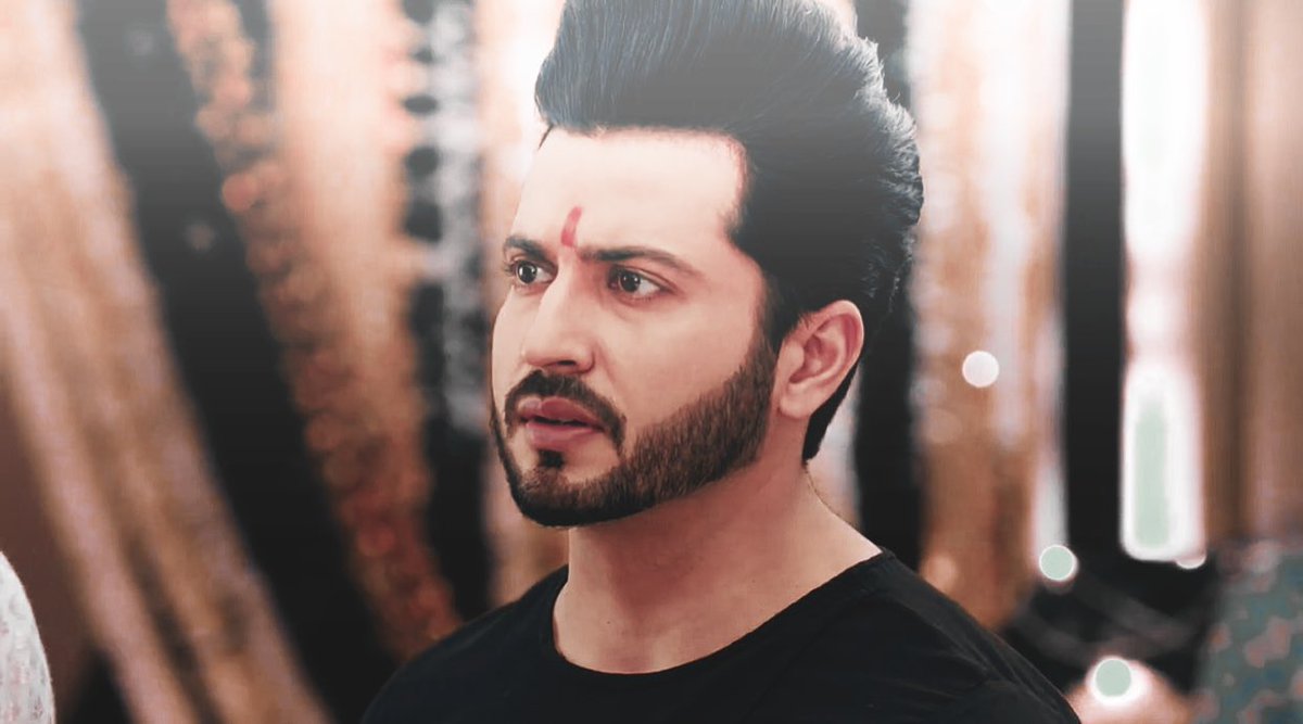 TeamDheerajD's tweet photo. @DheerajDhoopar infuses life into Karan. He acts with such a meticulous, flawless conviction that you can’t help but to fall in love with him. The helplessness and anxiousness he depicted here as Karan was something unique. He’s outdone his job so neatly! Episode stealer! 😌😍👏 https://t.co/MLKmlrJyuR