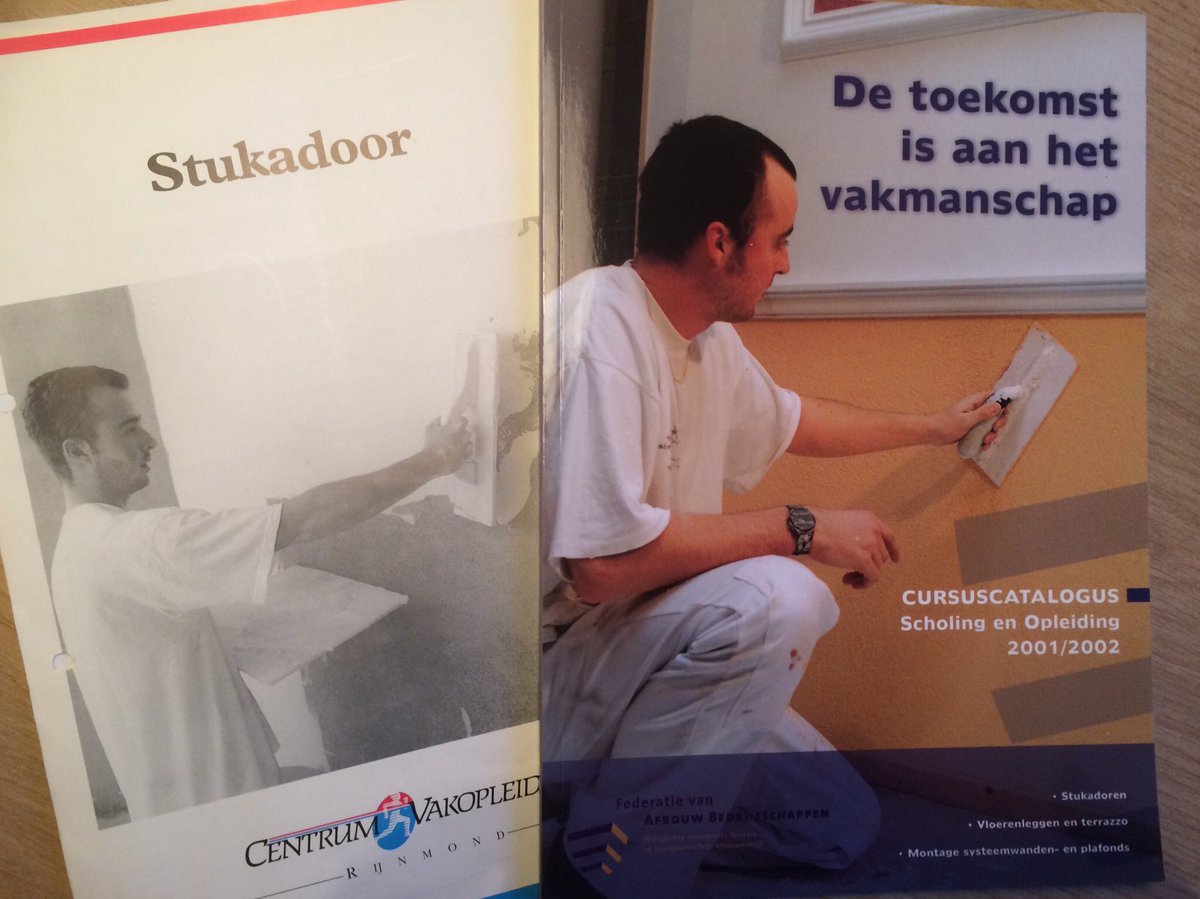 Gevonden in een oude doos: een tweetal promotiefolders. Daar waar het ooit begon voor E-Stuc Stukadoorsbedrijf. #stukadoor #vakmanschap #meesterschap