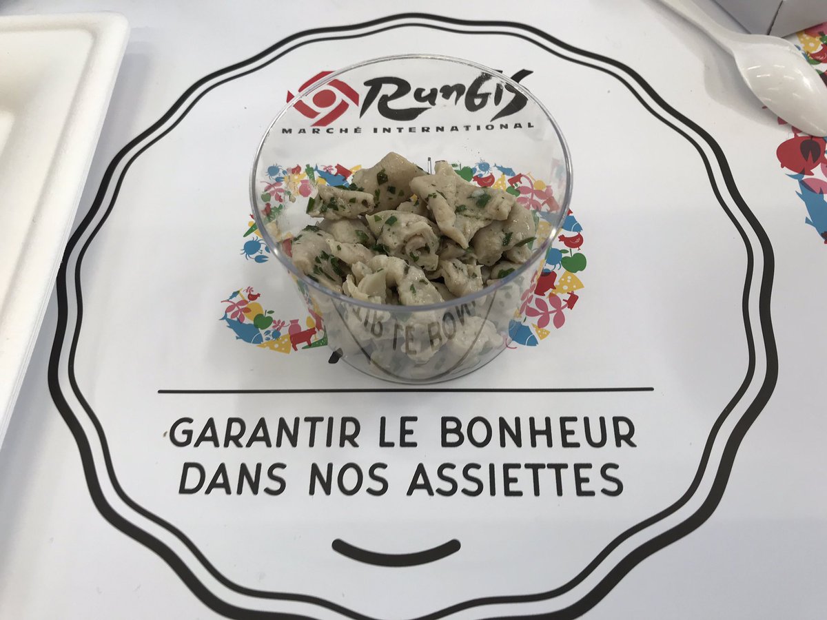tripierdefrance's tweet photo. Ce fut un record incroyable ! 401 mètres et 2200 convives avec la présence de la famille des produits tripiers autour d’une tournée générale de fraise de veau ! 👌👏👍😋 @PascalGonnord @ggomez_chef @ProdalRungis @cabadiscathelin bravo @marchederungis et @slayani https://t.co/WLLtg8b7hk