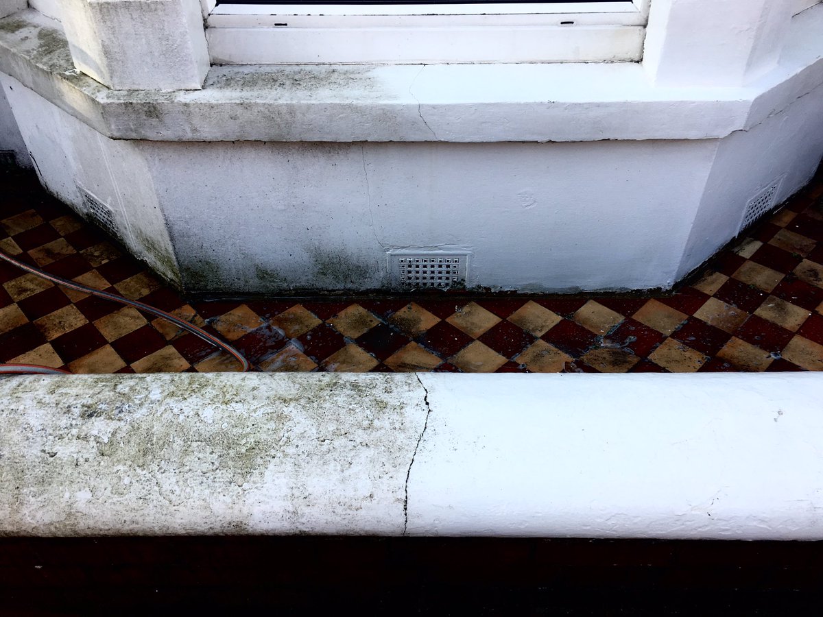 ReignWindwc1ean's tweet image. WOW🤩 what a difference. Brought back to life this bay front home. #soutshea #Portsmouth #windowcleaner #Reign #milton #SpringCleaning #CleanUp #cleaning #LoveMyCity