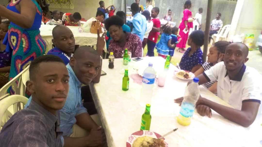 RotaractGolf's tweet photo. Le Rotaract Club Abidjan Golf à l’anniversaire de Marc Evan (le fils de la Présidente Élu mandat 2019-2020).
Joyeux anniversaire au Bébé du Rotaract Club Abidjan Golf🎊🎉🎊. https://t.co/nE0BgPelUA