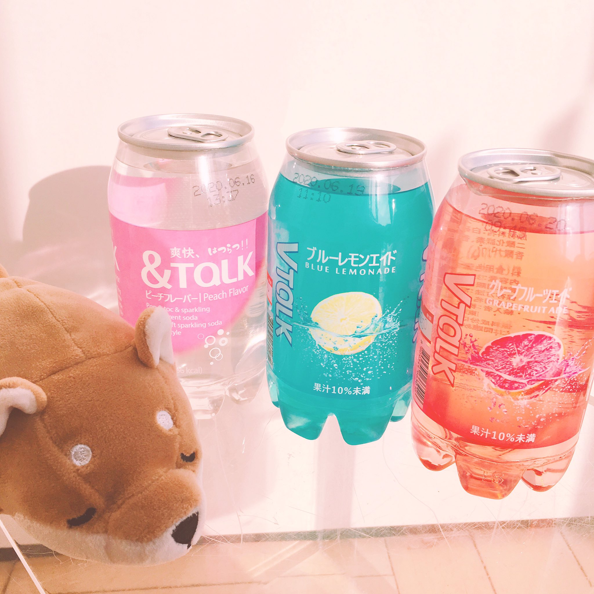 Twitter 上的 ニュースタイルイオンモール日吉津店 写真映えするなー V Talkと Amp Talk 韓国のコンビニとかで売ってるドリンクです 韓国っぽいビジュアルですよね コタロウも映えそうな写真を撮ってみましたが おしゃれに撮れてますか 韓国フード