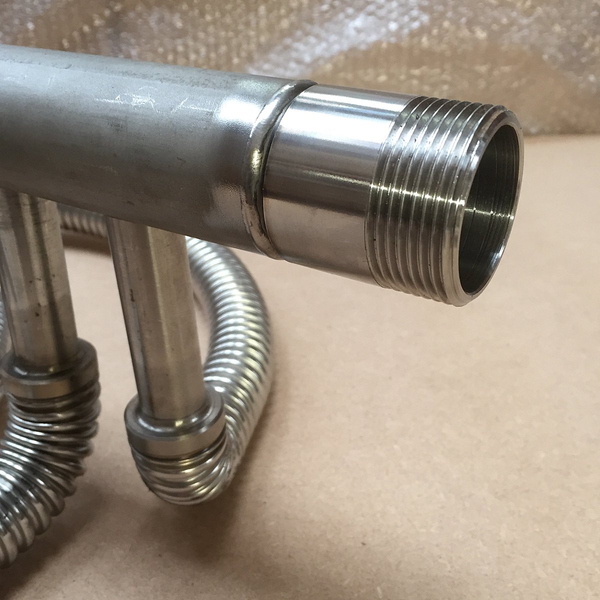 AZFlowtech's tweet image. Our Three Port Output Manifold for Multi Coil Water Cylinders, this saves single external outputs welded to the cylinder wall. Made from lightwieght stainless steel tube using our threaded fittings in standard 1&quot; 1.25&quot; and 1.5&quot; BSP. Other sizes and compression fittings available