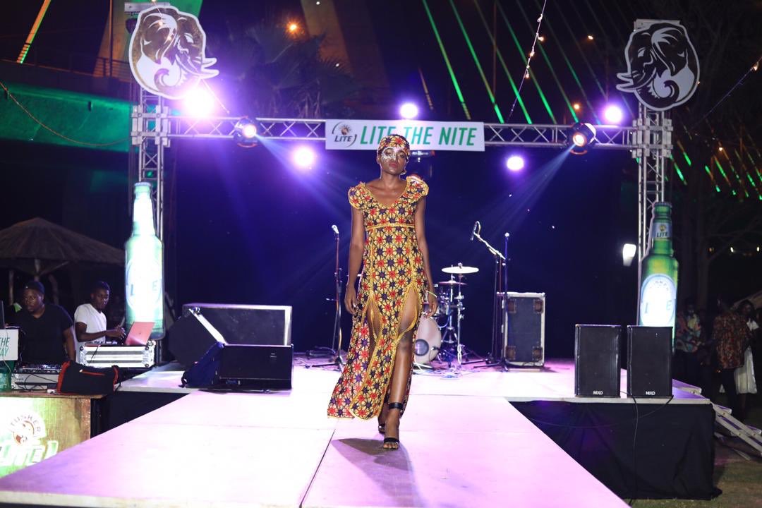 LynnAheebwa's tweet photo. Besides the music, poetry and vocal play, fashion was represented ๐๐พ #NeonAtTheBridge https://t.co/nWNrB8jjSP