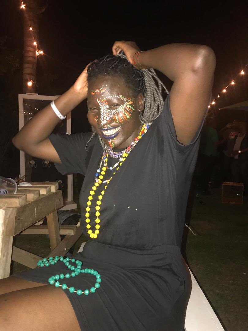 LynnAheebwa's tweet photo. Lakerโs poetry will get you hypnotized ๐....๐ถoh mr. music man..that poem was everything๐ฅ#NeonAtTheBridge https://t.co/ZR9pCMS9GW