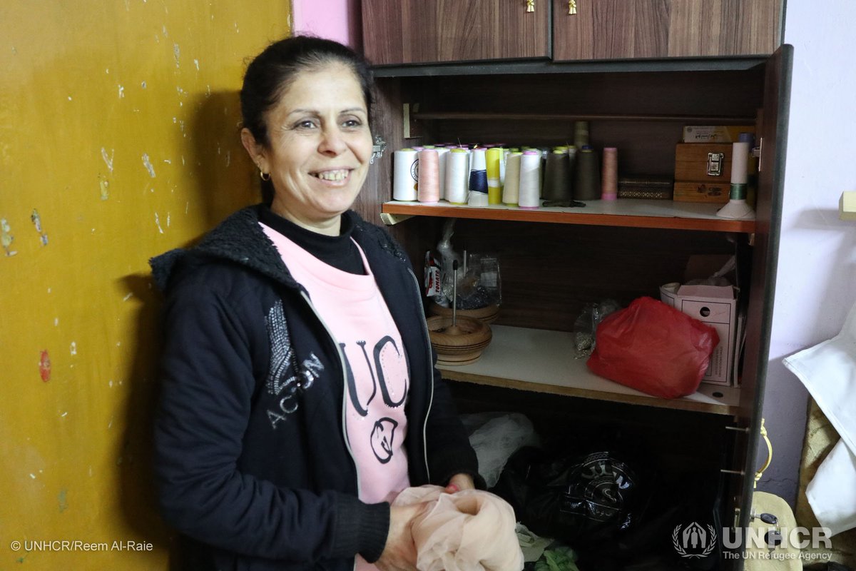 UNHCRinSYRIA's tweet image. Syrian women have displayed unimaginable courage and resilience throughout 8 years of crisis. 💪🏼

After enduring many hardships, Om Jawad with the support of #UNHCR started an embroidery workshop 🧵 and has hired 5 women who were also affected by the #SyriaCrisis.