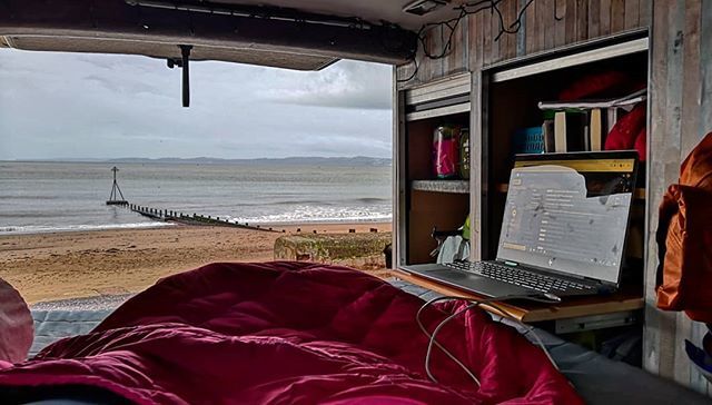 lyroni_'s tweet photo. Not a bad place to wake up, have a swim and do work 📚 van mods looking nice this morning 😍
#vanlife #exmouth #beach #seaside #swisbest #vanexplorer #van #transporter #t5 https://t.co/HFx6DPqx7Y https://t.co/0agvYDFnQ8