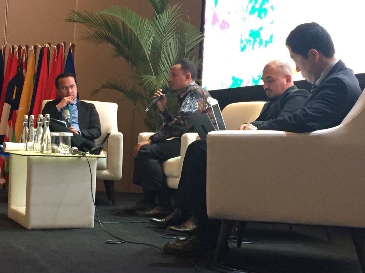 AHACentre's tweet photo. Thx to Mr.@iyan31 from @HOTOSM_ID, Mr. Faizal Thamrin frm @humdata, & Dr. Daisuke Sasaki frm @TohokuUniPR, for sharing about the importance of data availability, humanitarian data literacy, data sharing & data governance on our 2nd discussion today. #asean #bigdata #aseanbigdata https://t.co/FHYZ3cX9Sg