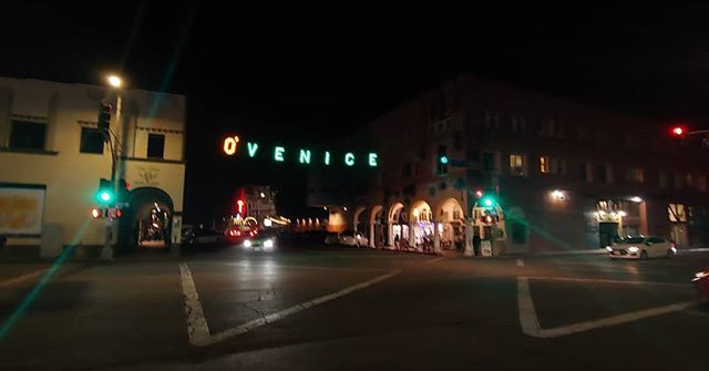 KossacPrincess's tweet photo. 🍀 "O'Venice" 🍀
#venicebeach #stpatricksday #sign #streetculture #city #urban #losangeles https://t.co/fsqHbx3j2l https://t.co/7PaiWQcuWh