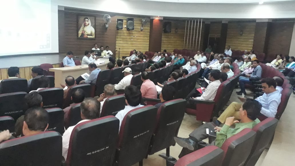 DyIndore's tweet photo. Sector officer training https://t.co/nw00x2m0VT
