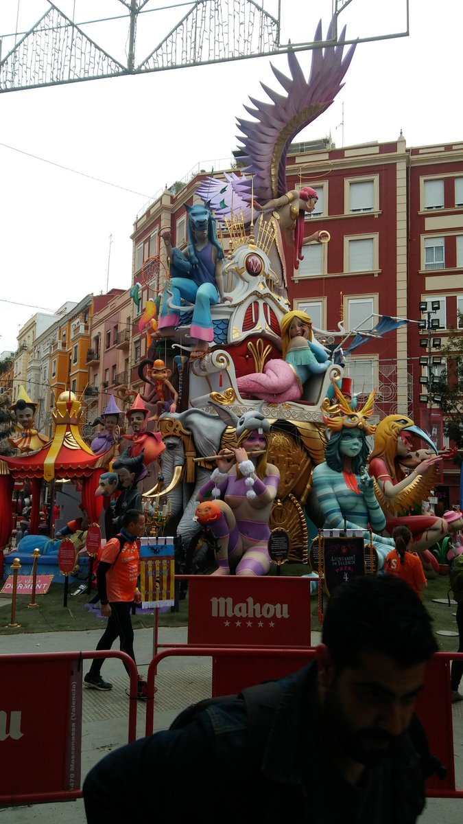 nostresporttv's tweet photo. Nos hemos sumado al entrenamiento fallero de @cppuntocom.
#serviciosaudiovisuales #fallas #running #runningfallero #entrenamientofallero https://t.co/UIwNHwuLAa