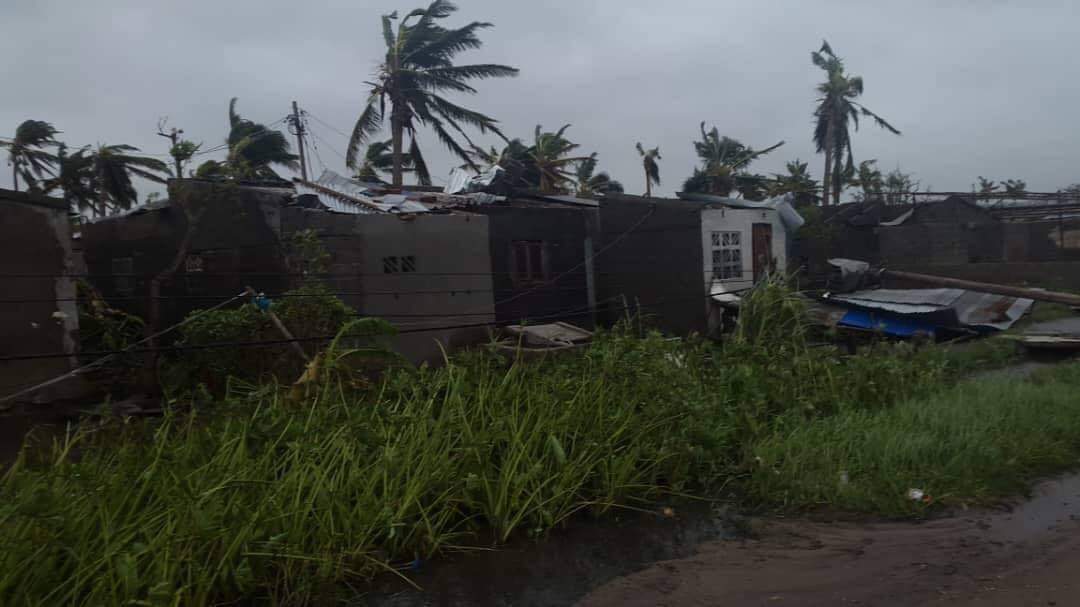 UNICEF_Moz's tweet photo. Updated data from #CycloneIday in Sofala:
➔ 1,347 injured in the cities of Beira and Dondo
➔ 68 Dead (55 in Beira; 13 in Dondo)
At the moment INGC provides assistance to 3,800 families in accommodation centers in Sofala Province.
(Via INGC) https://t.co/GD1DxvP87T