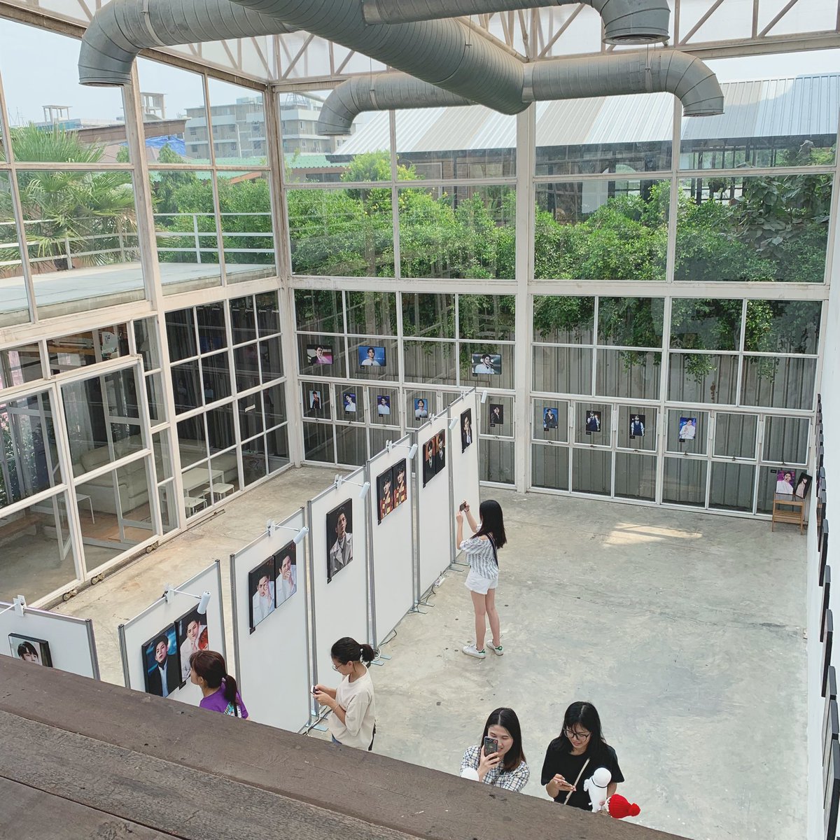 untitled_mk's tweet photo. Goodbye are not forever
Goodbye are not the end
Those beautiful moments
Will become a wonderful story
#FORWARD_FLL Exhibition in BKK 20190318 https://t.co/467O2WDQxT