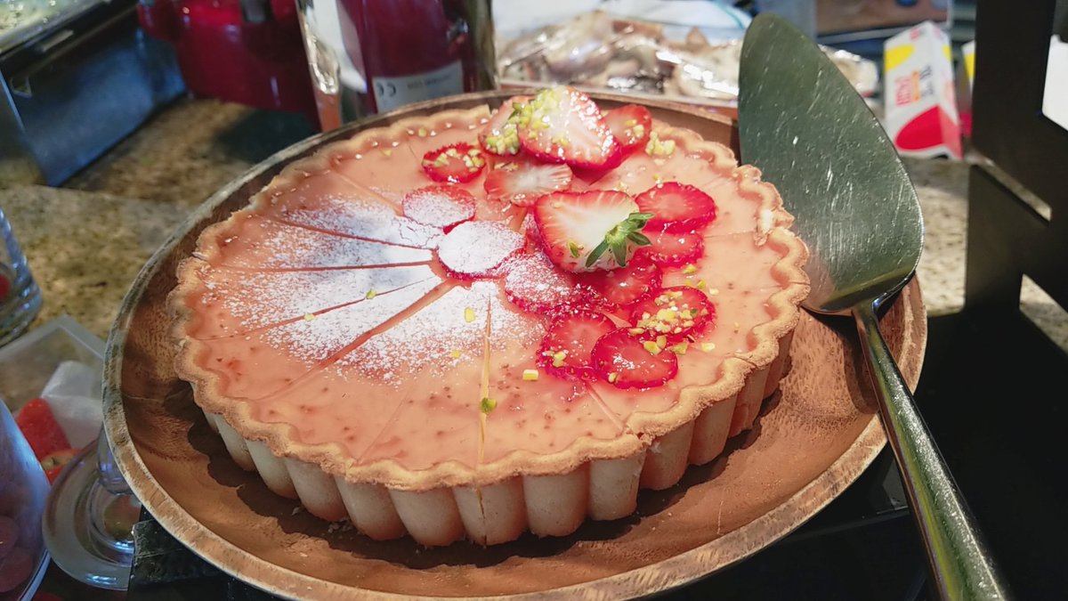 riku___222's tweet photo. 最近幸せだったこと…いちご…🍓
唐突な行動に付き合ってくれた影井ちゃんに感謝…！ https://t.co/X8BwRCHghQ
