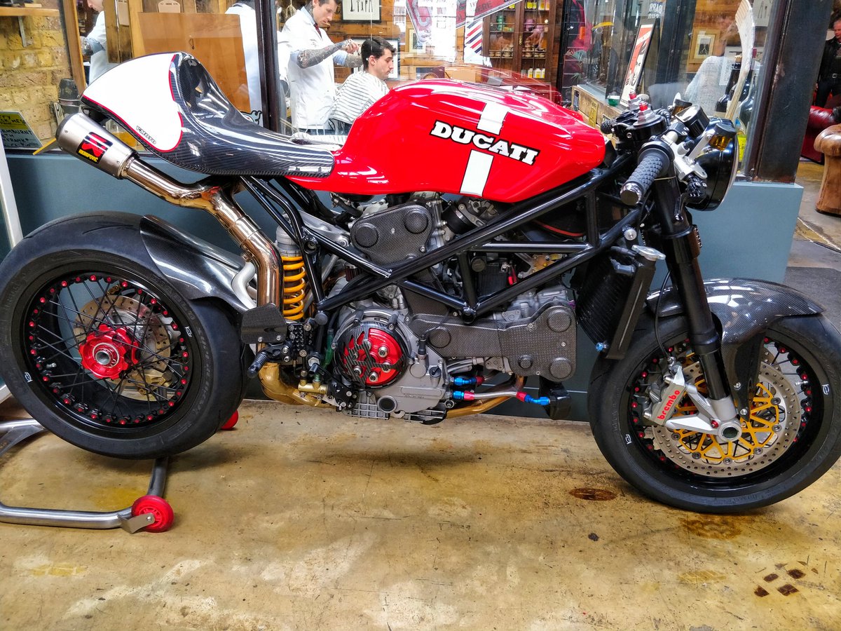 Dropped into the <a href="/BikeShedMC/">BikeShedMC</a> at the weekend. Read about this build by V-Moto in <a href="/built_magazine/">Built magazine</a> and got to see it in the flesh today- doesn't disappoint!

Food was pretty damn good too!