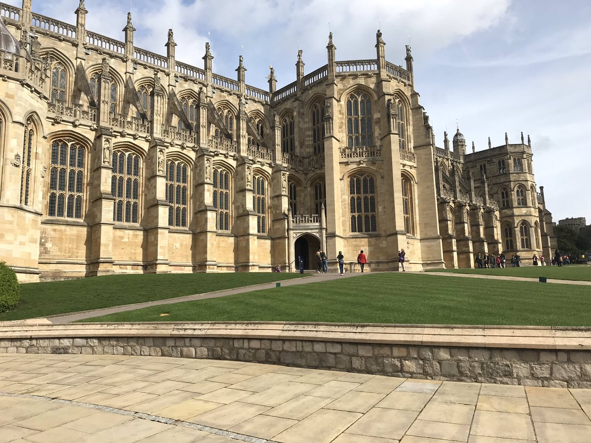 FitLinds's tweet photo. St. George’s Chapel during lent. #NotWorthy #ButThankful https://t.co/gXFXLwIAJT