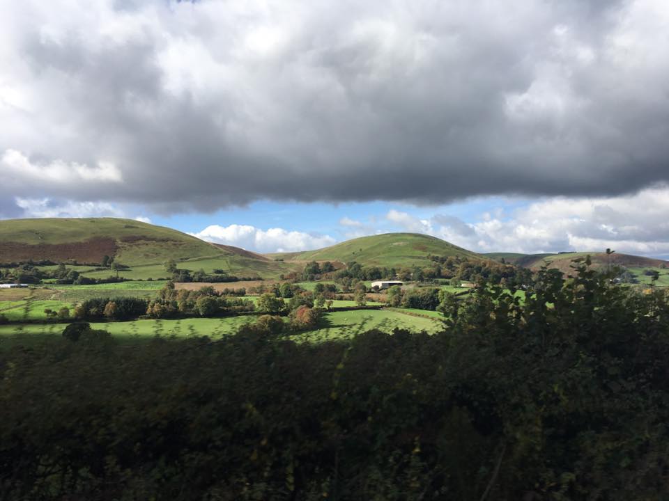 Gearing up for #Storytelling shows in the Cotswolds & Snowdonia this coming weekend - we love our AONB! 🌲🦌🌲
@postliphall @WelshGigs @sfs_uk