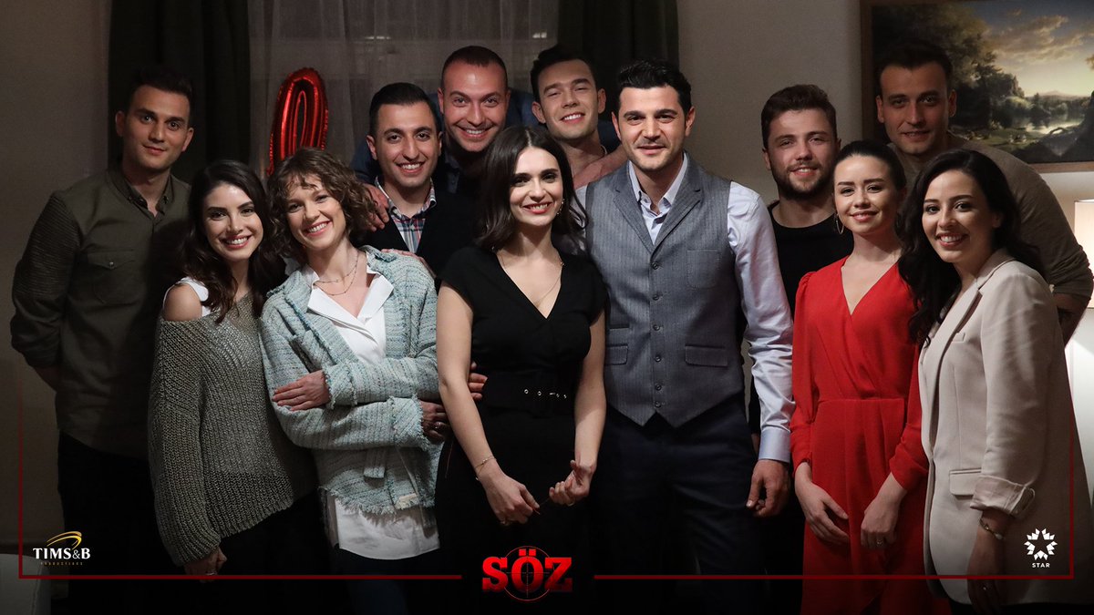sozdizi's tweet photo. Kalplere dokunacak mutlu bir kare…

Yeni bölüm bu akşam 20.00 ‘de Star ’da!
#Söz @timsandb @startv https://t.co/s7T6m9HdBq