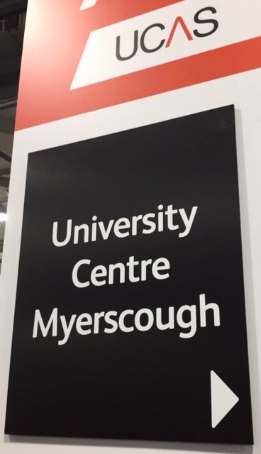 MyerscoughColl's tweet photo. I'm heading down to the South West for the UCAS Exeter HE Event at @WestpointExeter tomorrow and Wednesday.
See me there from 9.30-3pm. #UCASConvention
https://t.co/MJTudhGz0x ^Ian https://t.co/Vv3Wc74Y3S