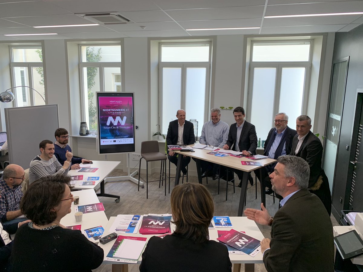 niort_tech's tweet image. Conférence de presse de présentation  de Niort Numeric #7, ce matin à Niort Tech, avec @JeromeBaloge, président de @NiortAgglo, @DUTRUCPhilippe de la @CCIDeuxSevres, @jicedeniort du @reseauSPN, Éric Persais du @cbeduniortais et Anthony Fort de @gfiinformatique. #ConfPresseNN7