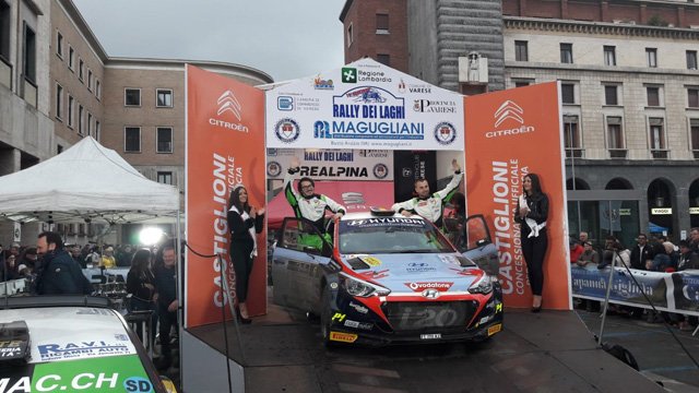 mattiperlecors1's tweet photo. 28° RALLY INTERNAZIONALE DEI LAGHI: VITTORIA DI TEMPESTINI ITU È IL CAMPIONE MONDIALE
https://t.co/sMxsXpLoWS
#mattiperlecorse #motori #rally #rallydeilaghi #tempestini #itu #automobilismo #driver #motorsport #race #auto #cars https://t.co/fsX49s2Uv2