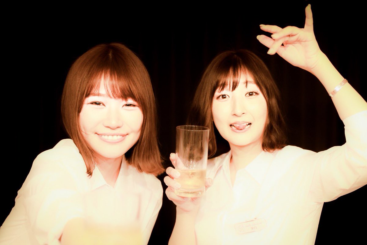 suzupny's tweet photo. (画像見たまんまの)
左側→夏希 リラ さん
@rirara0729
右側→瀬名 葉月 さん
@hazu1121
↑↑↑
#フォローお願いします 💓
#smooth cafe
#smoothbar イベント
ほろ酔いのママたち #はづリラ
#カメラ女子 #photograph
#ファインダー越しの私の世界
#写真撮ってる人と繋がりたい https://t.co/5afvpQAVC1