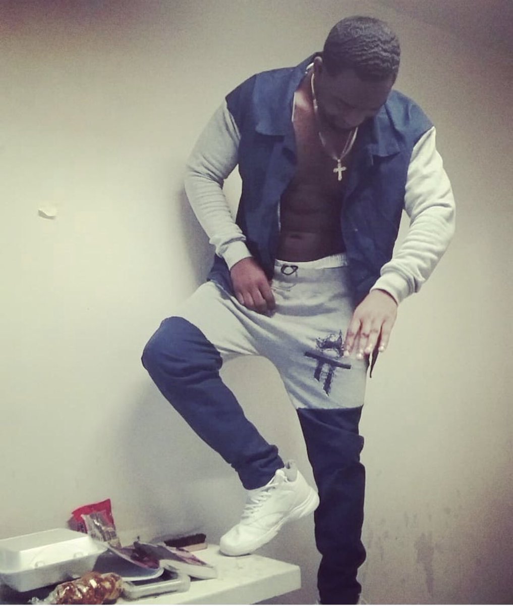 misschelsbrown's tweet photo. My partna really in the pen designing and making his own clothes out of the uniforms they gave him with a paper clip and dental floss! I can’t wait to see what you do when you come home 🤞🏾 https://t.co/x3TDRBepRc