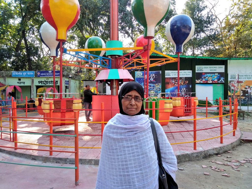 Azharul469147's tweet photo. মাকে নিয়ে ঘুরে এলাম, কুমিল্লা ধর্মসাগর পাড়.. https://t.co/v2flRF0vFi