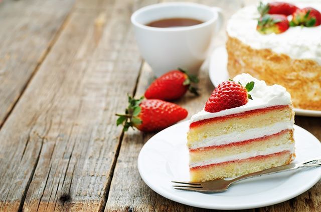 babysleepfixer's tweet photo. There's absolutely no reason to post this. It has no link to a blog post. It has no link to a freebie. It has no link to a product you might want to buy. It is simply a lovely picture of a lovely cake and, in my humble opinion, is something we should all… https://t.co/SSuHoz5WHr https://t.co/mtG6fULquD