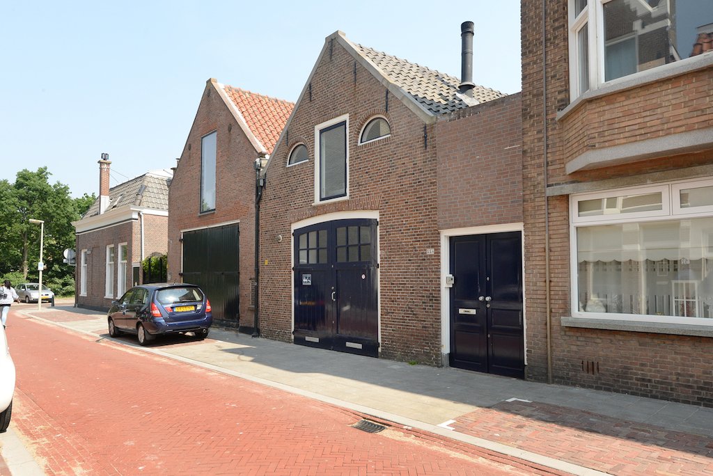 NelisseMakelaar's tweet photo. Gondelstraat 55a en 57, Scheveningen
Unieke woning in hartje Scheveningen! Dit multifunctionele halfvrijstaande huis met dubbele inpandige garage biedt een zee aan mogelijkheden. Totale oppervlakte 284 m2. https://t.co/TZGJXk9g6F
Vraagprijs: € 875.000,= k.k.  Bel 070-3501400. https://t.co/euuY3I6v2Q