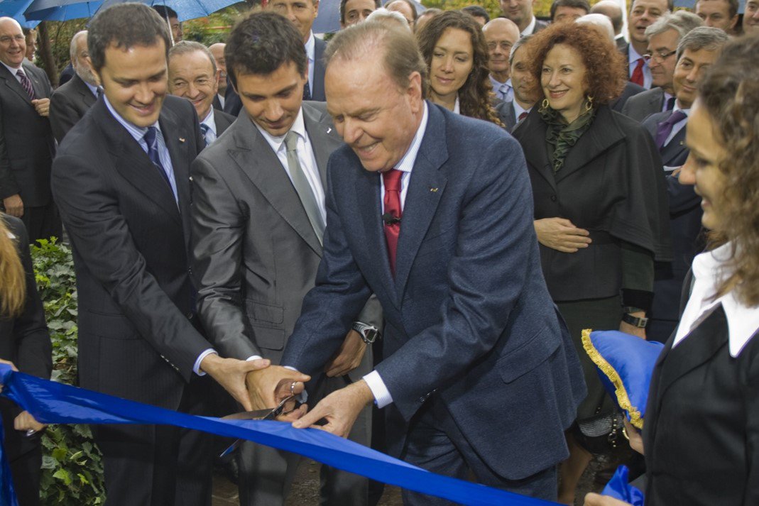 Il 18 Marzo 2009 Ennio Doris, Massimo Doris e <a href="/OscardiMontigny/">Oscar di Montigny</a> inauguravano Mediolanum Corporate University, la scuola di formazione di <a href="/BancaMediolanum/">Banca Mediolanum</a> con l’obiettivo di trasmettere la conoscenza e i valori dell'azienda. Oggi festeggiamo il nostro 10° anno di attività.