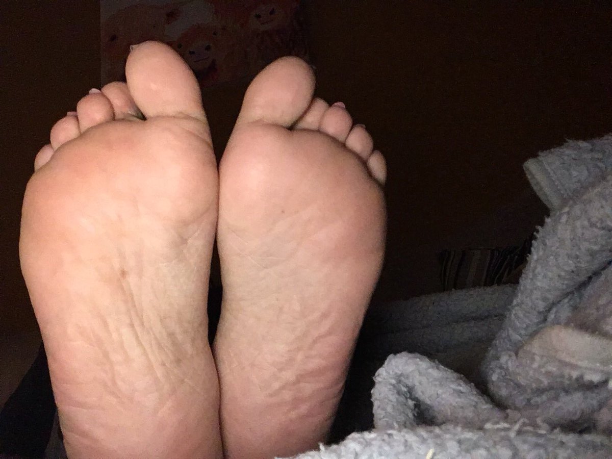 FeederFeet's tweet photo. Good Morning my little beauties 😛👣❤️ who $ending my way today 😋 #footfetish #solefetish #ukfeet #findomfeet https://t.co/9Ccl37aG6t