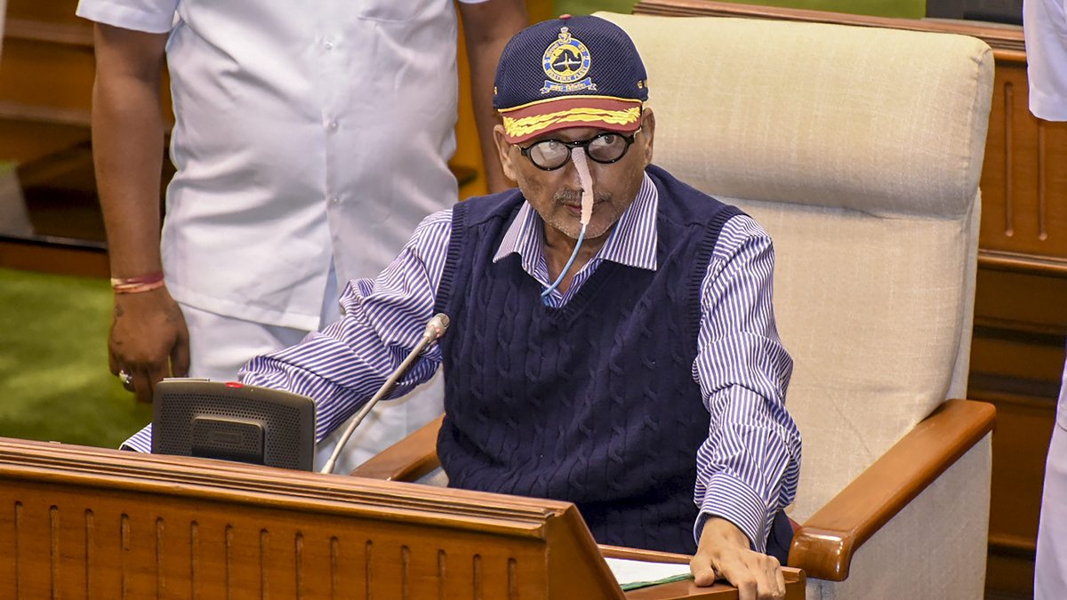 Soumyadipta's tweet photo. Manohar Parrikar will be missed everyday by the BJP leadership. He was an inspiration to cancer patients. I have lost several family members to cancer but I have never seen any final stage cancer patient work his heart out till the last day of his life
#WeMissManoharParrikar https://t.co/g5BgHbyzKD
