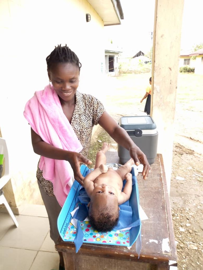 NphcdaNG's tweet photo. Growth monitoring is important to see how babies grow. Weighing them at regular interval enables health workers to see changes and advise appropriately on the health status of a child. This should be done at every visit to health facility. https://t.co/VfHPo8WFCj