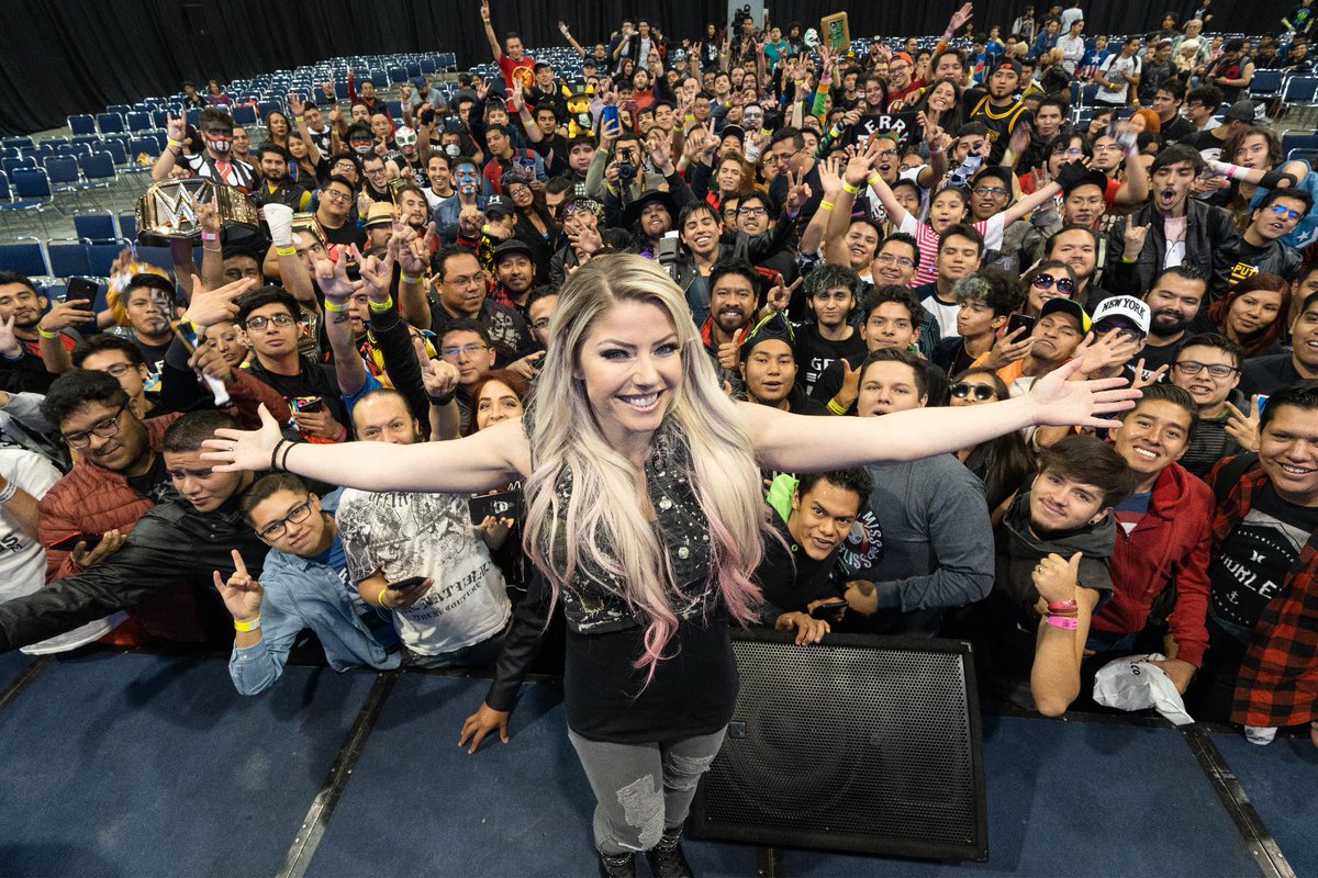 It looks like @AlexaBliss_WWE had a great time at #LaMole2019!
