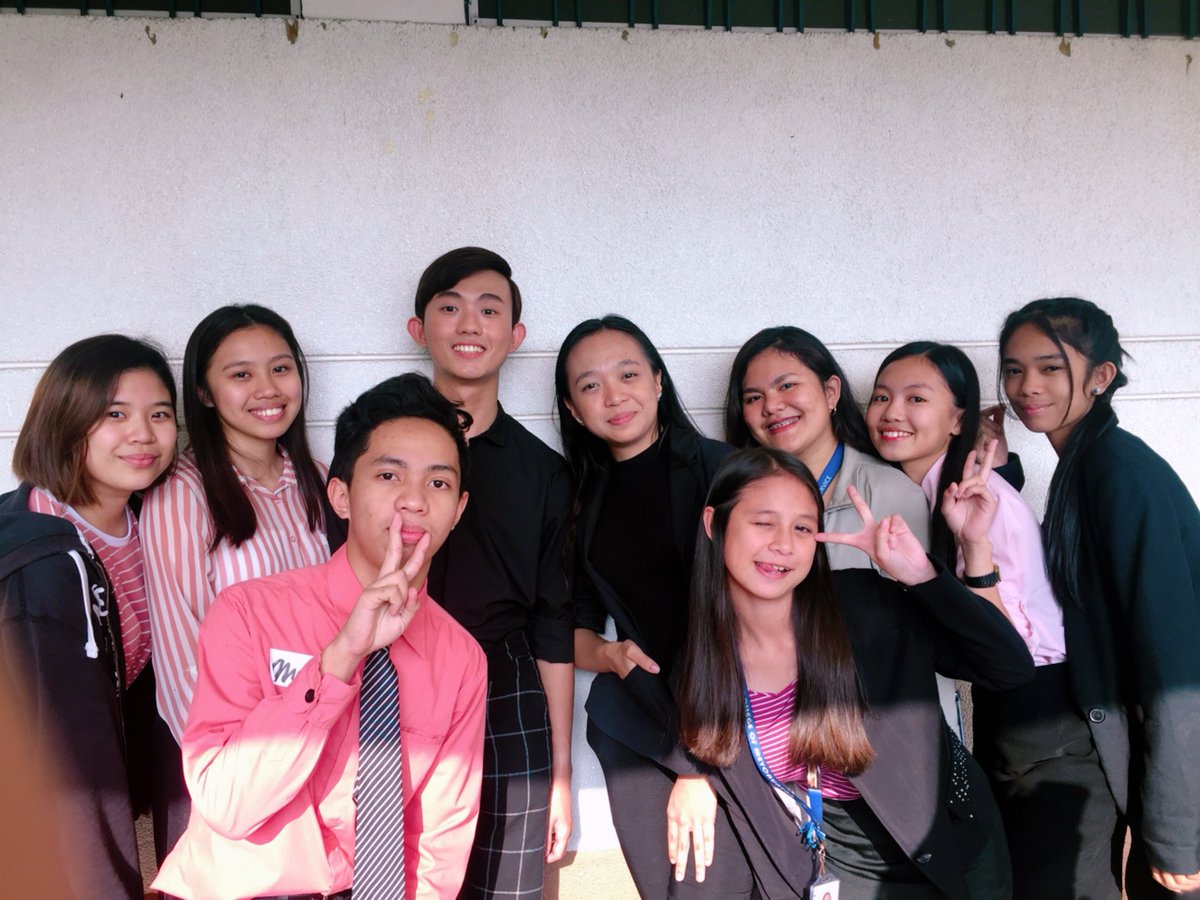 imrbm21's tweet image. Pagbati sa ating grupo (pangatlo), we did the great job! Wieeeeee! #SuccessfullyDefended #PracticalResearch