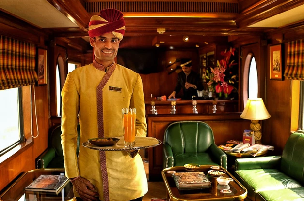 Sita_India's tweet photo. Our colleague Caroline Maya Gramaglio from Brazil has written an interesting blog regarding the top luxury train programs in India.
#comeexplorewithus #travel #India #Indialuxurytrains #duonetwork @duonetwork
https://t.co/cfiCJQ9zxP https://t.co/U1IMDkepFW