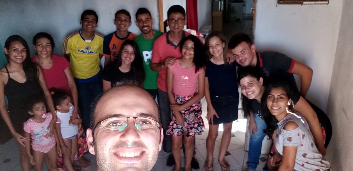 Gabrielbjmelo's tweet photo. Uma Igreja que se move, um PG que sai para as ruas, #adote #SomosTuasMãos #UNeB #APEC2019 @pr_Flavioho @prmoisesmsilva https://t.co/T5CtVxuWQj