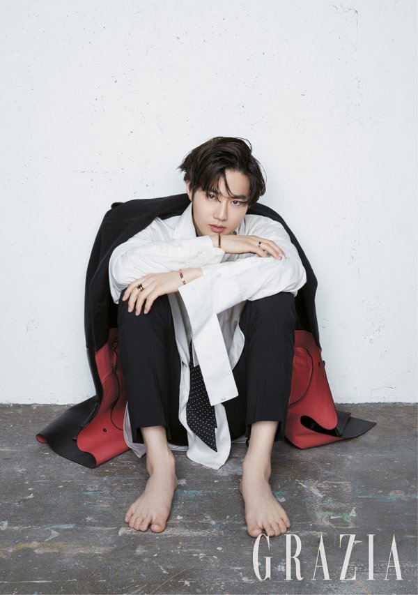 Kdoreoficial's tweet photo. #SUHO #GRAZIA #EXO https://t.co/zCbkNrIzpA
