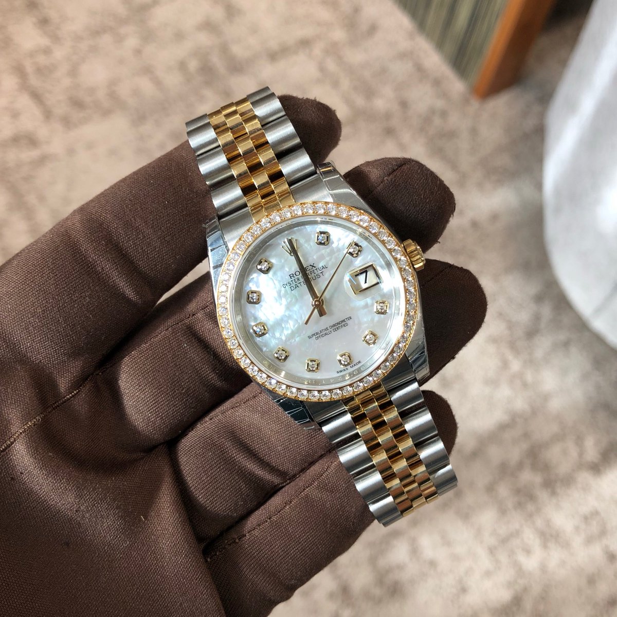 WatchesCheshire's tweet photo. Unworn 36mm Date Just featuring a factory Set diamond bezel and mother of pearl dial - Available in store now. ☎️01625 403030 ✉️info@cwcboutique.co.uk #rolex #submariner #gmtmaster #seadweller #deepsea #daytona #datejust #factoryset #steel #watchesofinstagram #cwc #wilmslow https://t.co/SGygMv6JHK