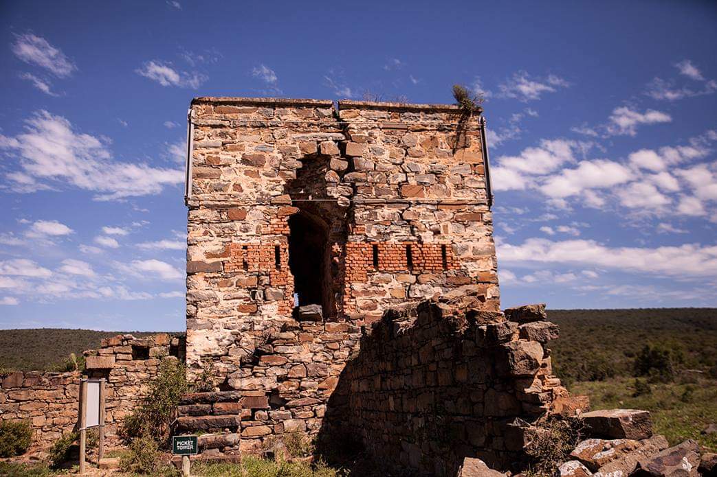 Brushing up on my Military History! Double Drift Fort was constructed during the Frontier Wars by the British to protect the river crossings at Double Drift.Currently part of #GreatFishNatureReserve in the #EasternCape  @visit_EC <a href="/EC_Adventure/">Eastern Cape</a> <a href="/goeasterncape/">Go Eastern Cape</a>