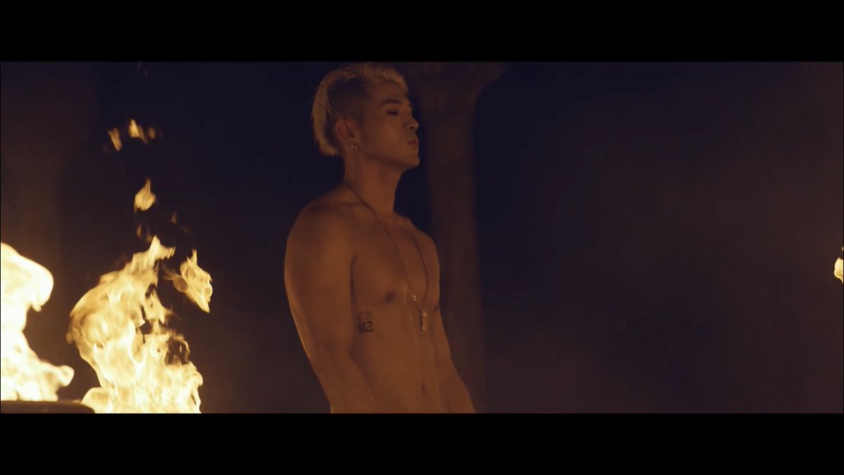 hiddilia's tweet image. Can anyone explain this to me😭😭
#KARD #BOMB_BOMB