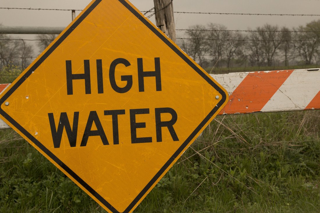 WorldRenew_DRS's tweet photo. Authorities in the Midwest declared states of emergency as “historic” flooding overwhelmed infrastructure, threatened a nuclear power plant and killed two people. Lord we pray for those displaced by the  flooding. We thank you for the people working to respond. #Flooding #Pray https://t.co/BxpUn0qR6e