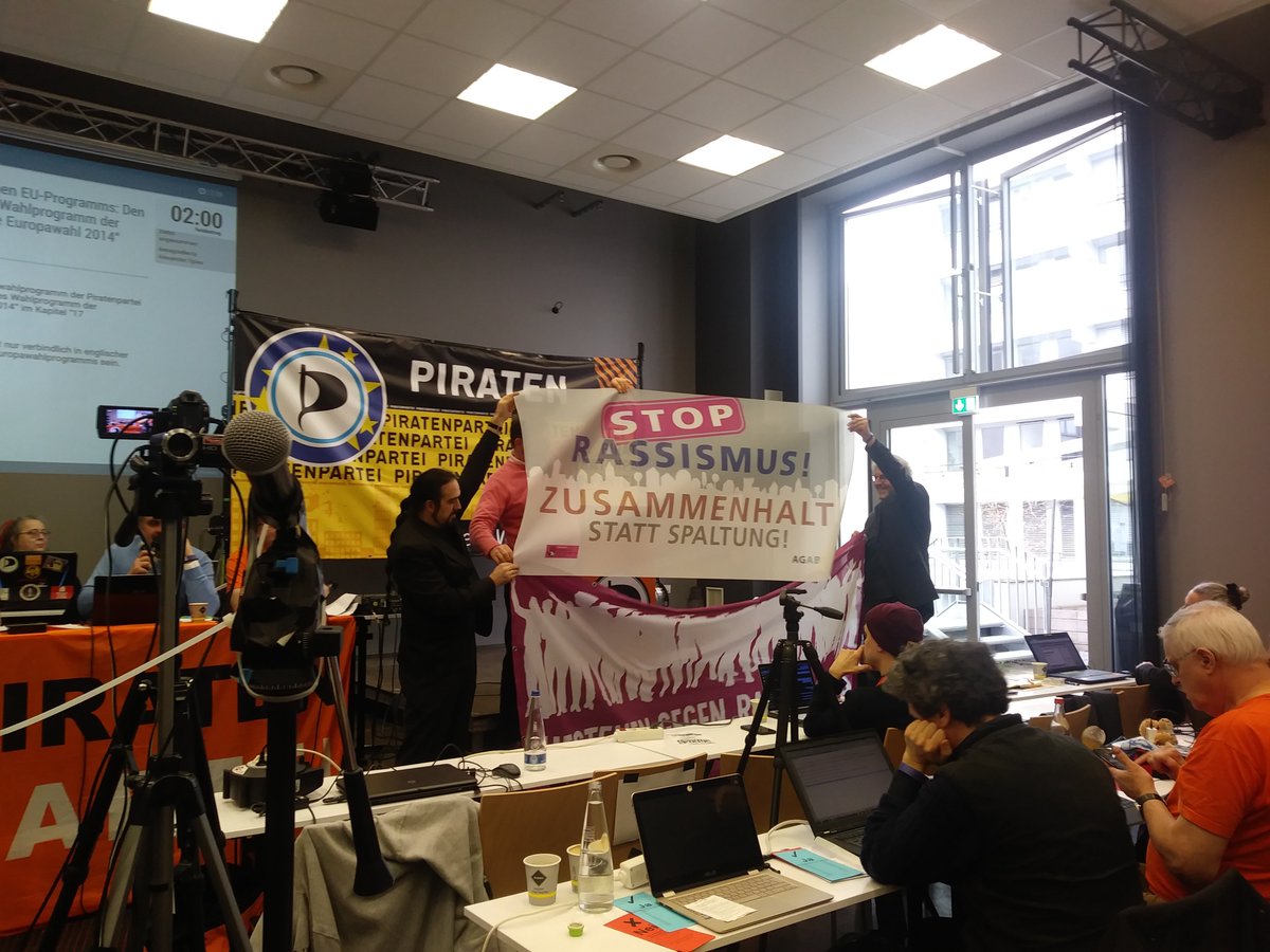 SandraLeurs's tweet photo. Fotos vom #BPT191 aber nur ein paar. Es war superschön danke an die #Orga @Piratenpartei 😊😷 https://t.co/52KYbYNGvo