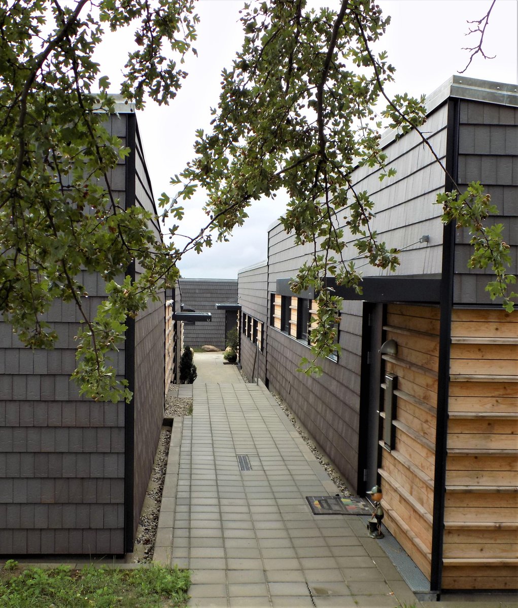 ArchitileNL's tweet photo. De Vidar Manchester in Aarhus (Denemarken) gecombineerd met klassieke houtelementen. 

De Vidar is ook verkrijgbaar in andere kleuren. Benieuwd? Bekijk het gehele scala op https://t.co/SDCJFKEZog https://t.co/6bD66W0I8q