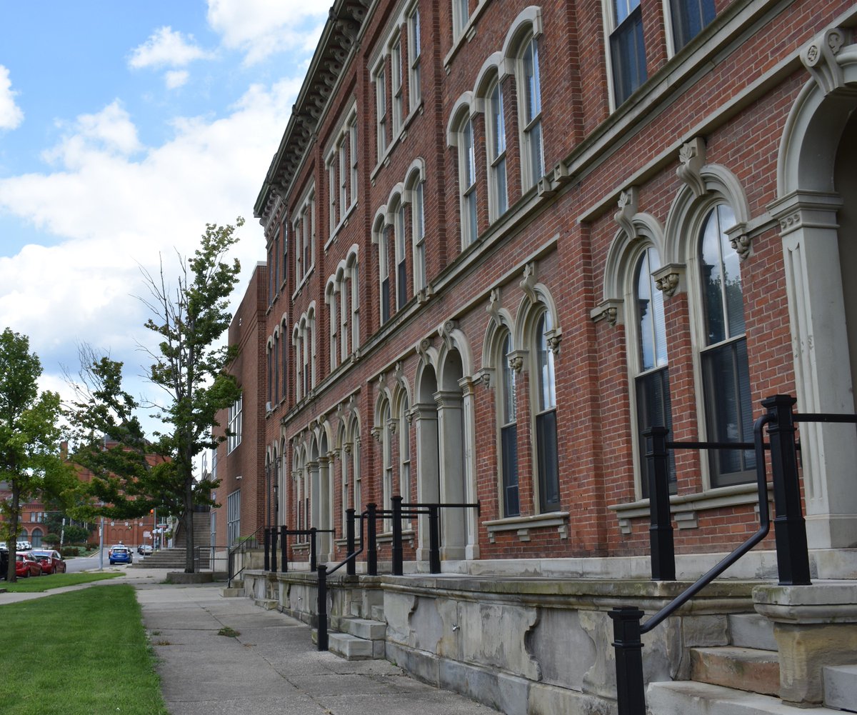 TheBettsHouse's tweet photo. Our first walking tour of the season is this Saturday, March 23rd! Tickets are $10 and can be purchased in advance on our website. See you at 1 p.m.!
.
.
.
 #cincinnati  #ohiohistory #explorecincinnati #housemuseum #walkingtour #tour #architecture https://t.co/1Mrd81WIAk