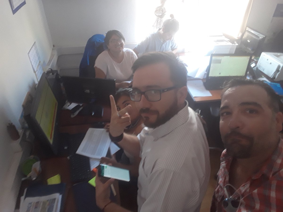 SierraBrunacci's tweet photo. Coordinación con @MuniArica trabajo colaborativo (Juntas de Vecinos - Difusión) #Programa24Horas https://t.co/utyQWuzKZK